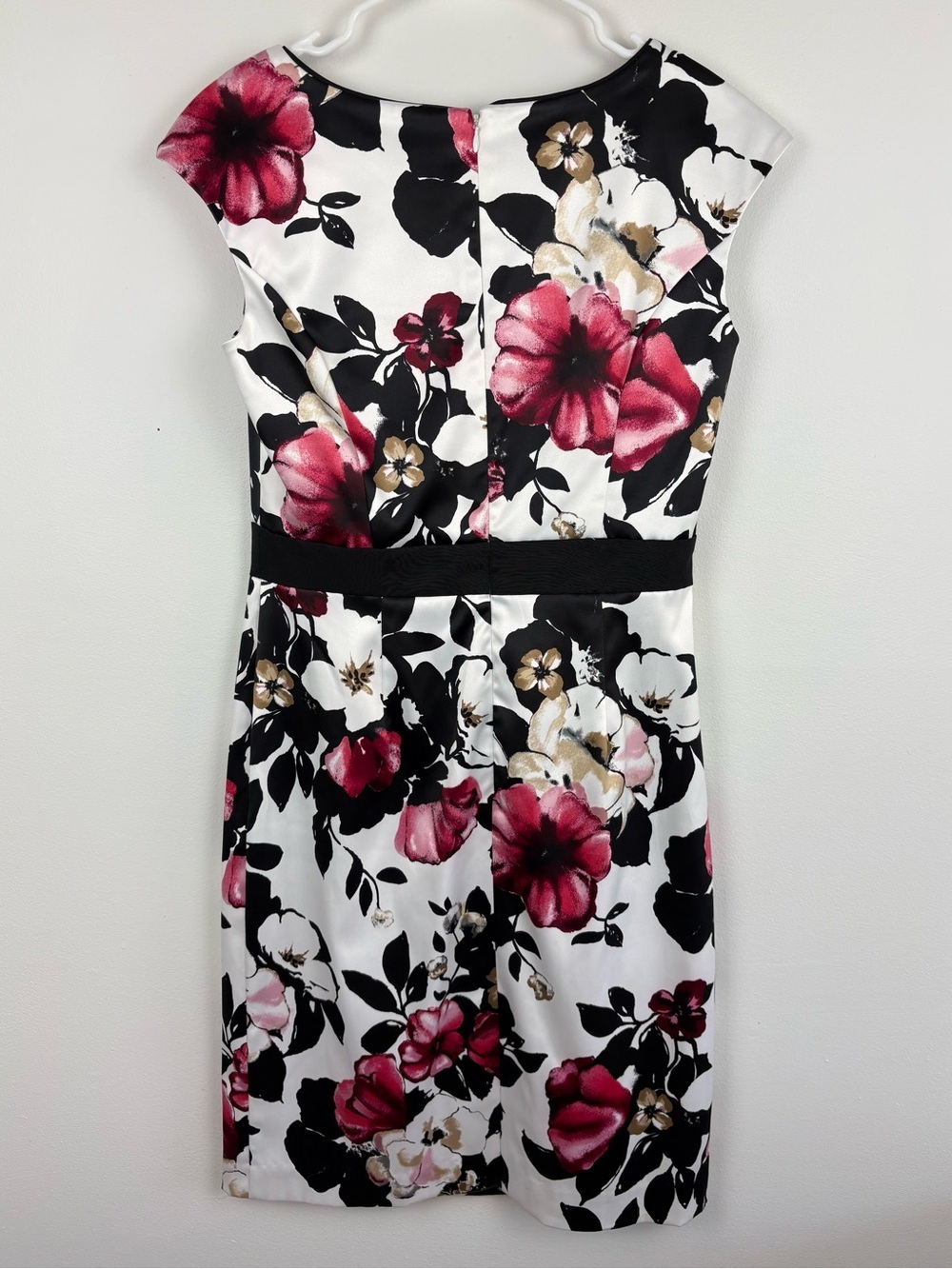 WHBM Floral Sheath Dress Size 6 EUC Semi-Formal Modern Office Wear Fitted Garden - Picture 3 of 11